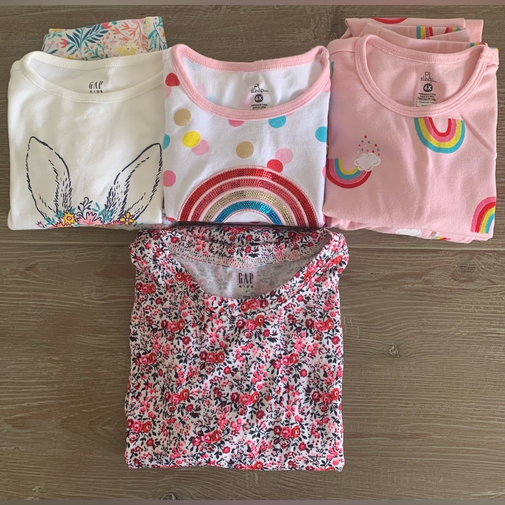 4 Sets of Colorful Kids Pajamas
